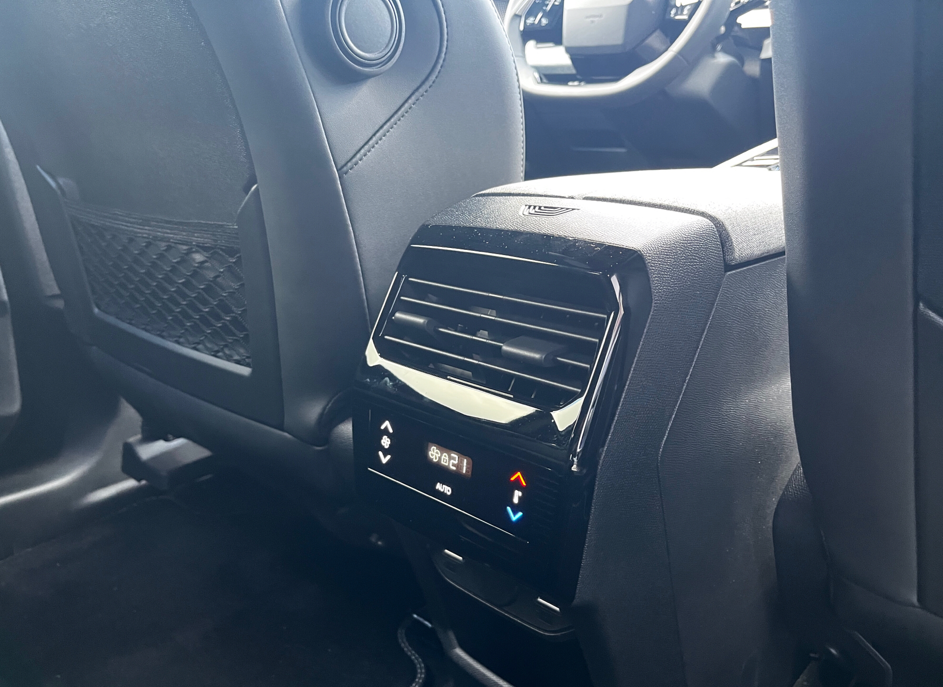 Sort Peugeot e-5008 fra 2025