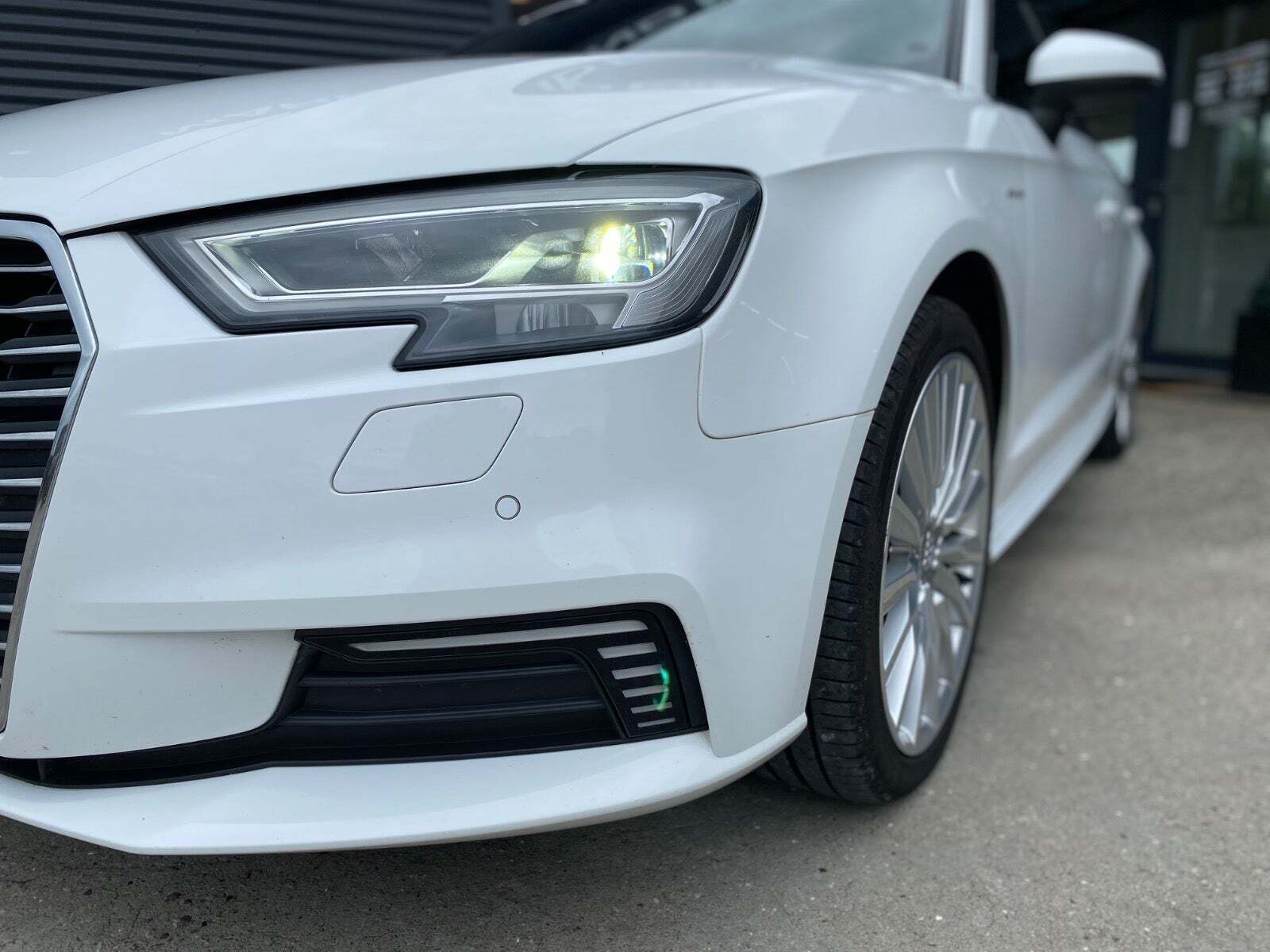 Hvid Audi A3 fra 2017