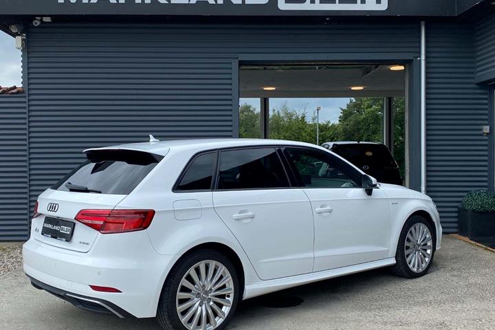 Hvid Audi A3 fra 2017
