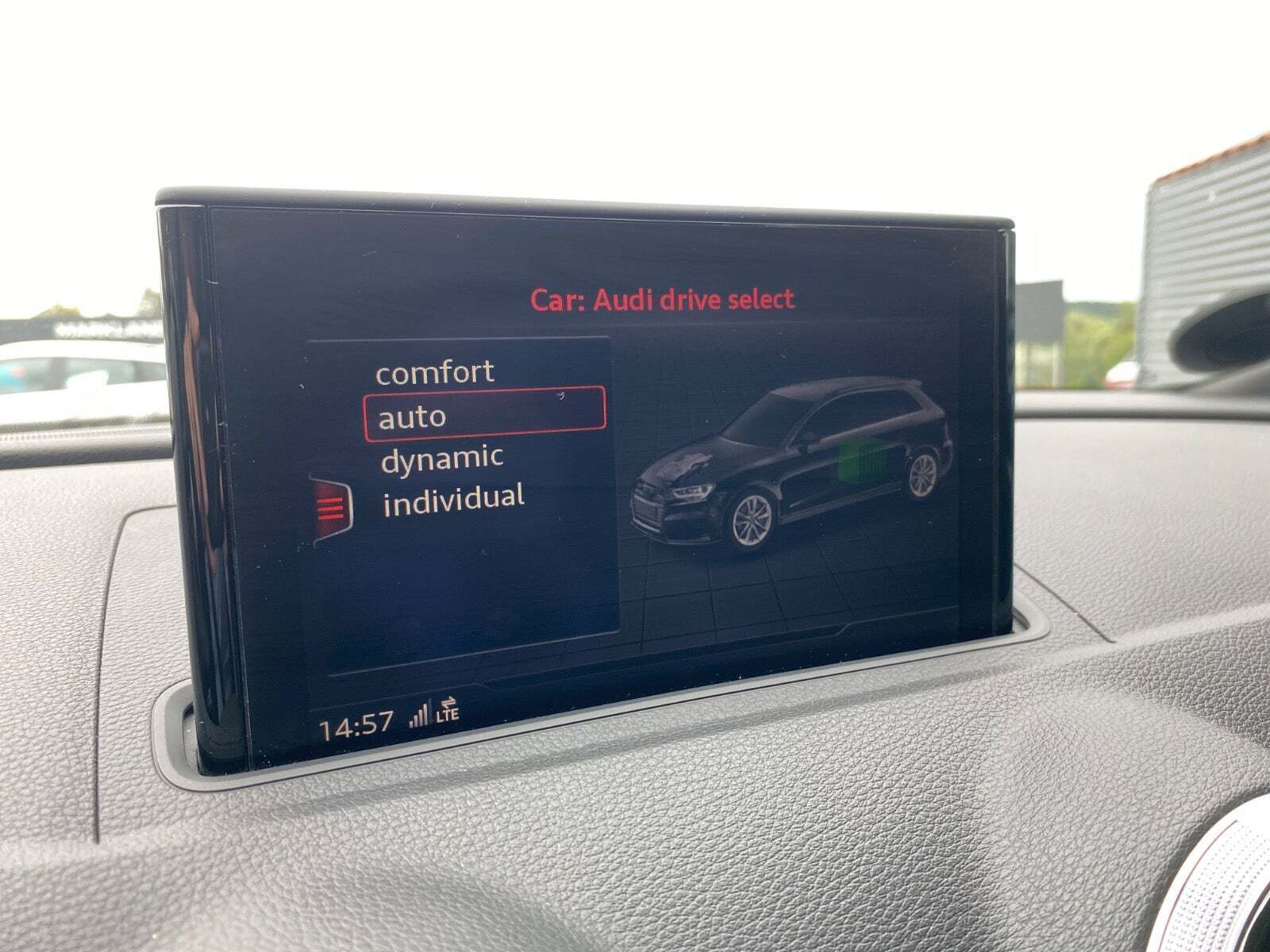 Hvid Audi A3 fra 2017