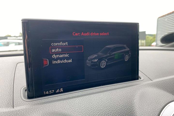 Hvid Audi A3 fra 2017