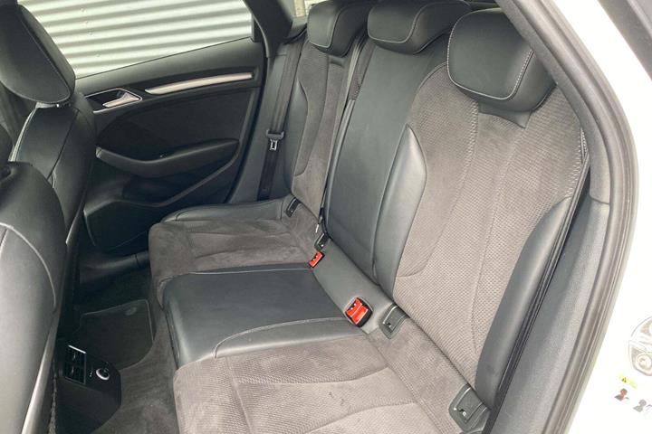 Hvid Audi A3 fra 2017