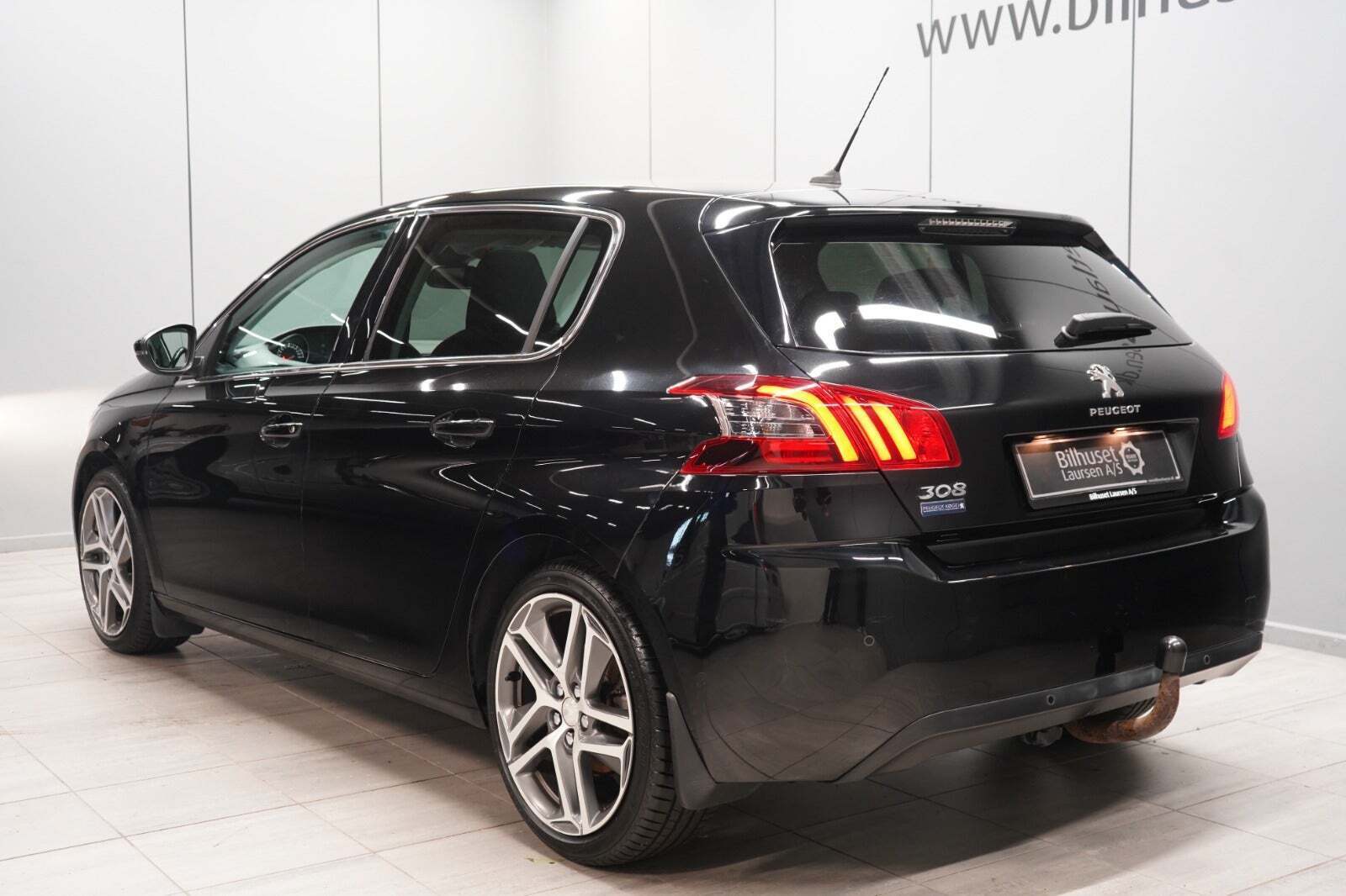 Sort Peugeot 308 fra 2018