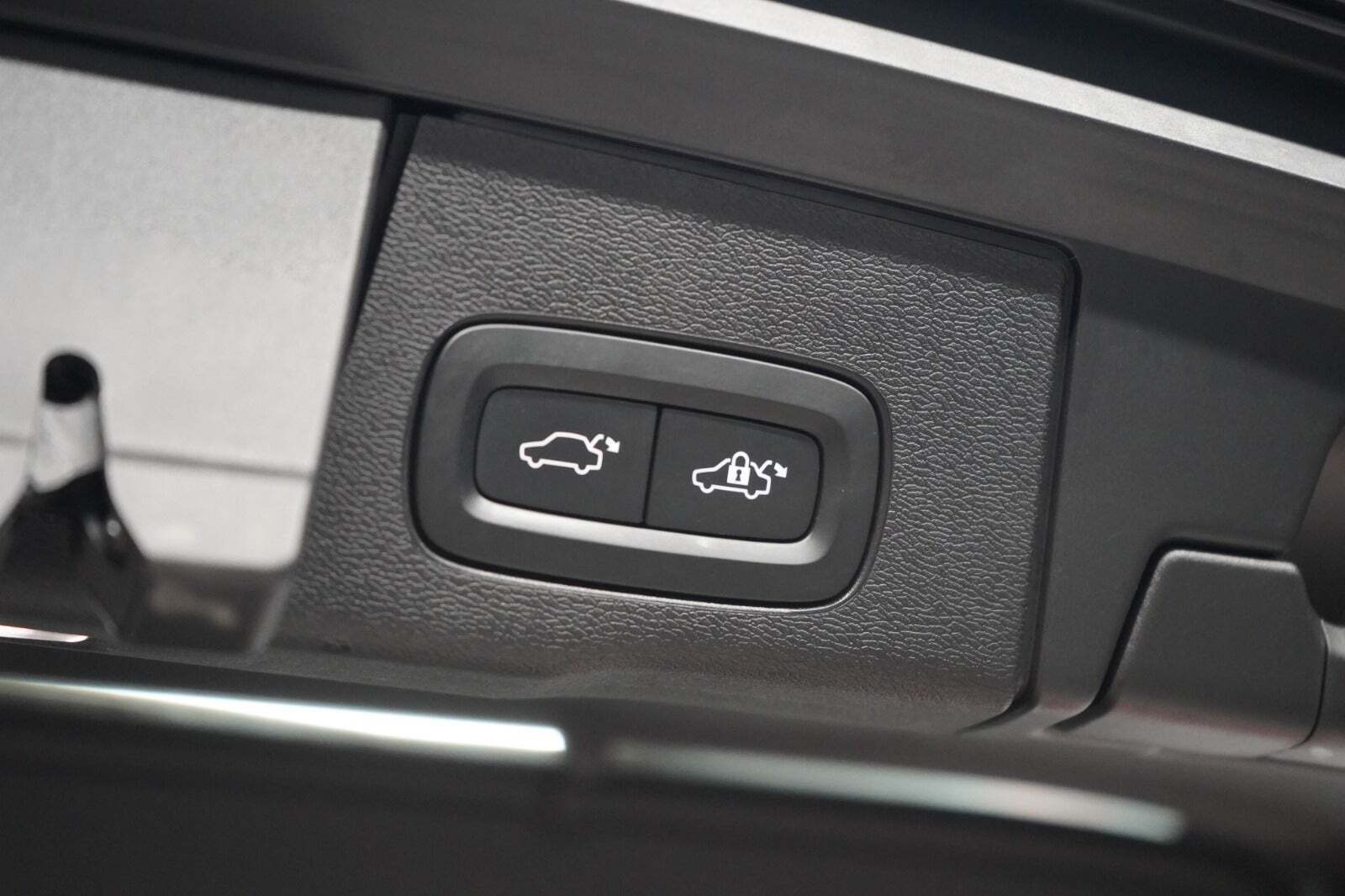 Volvo XC60 2,0 T6 ReCharge Plus Dark aut. AWD