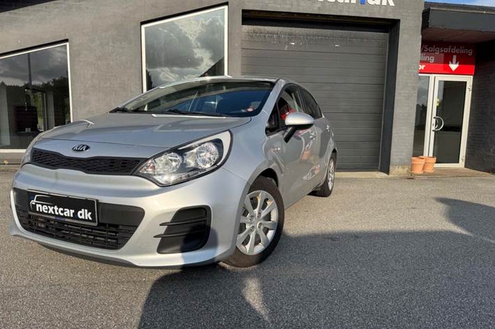 Sølv Kia Rio fra 2015