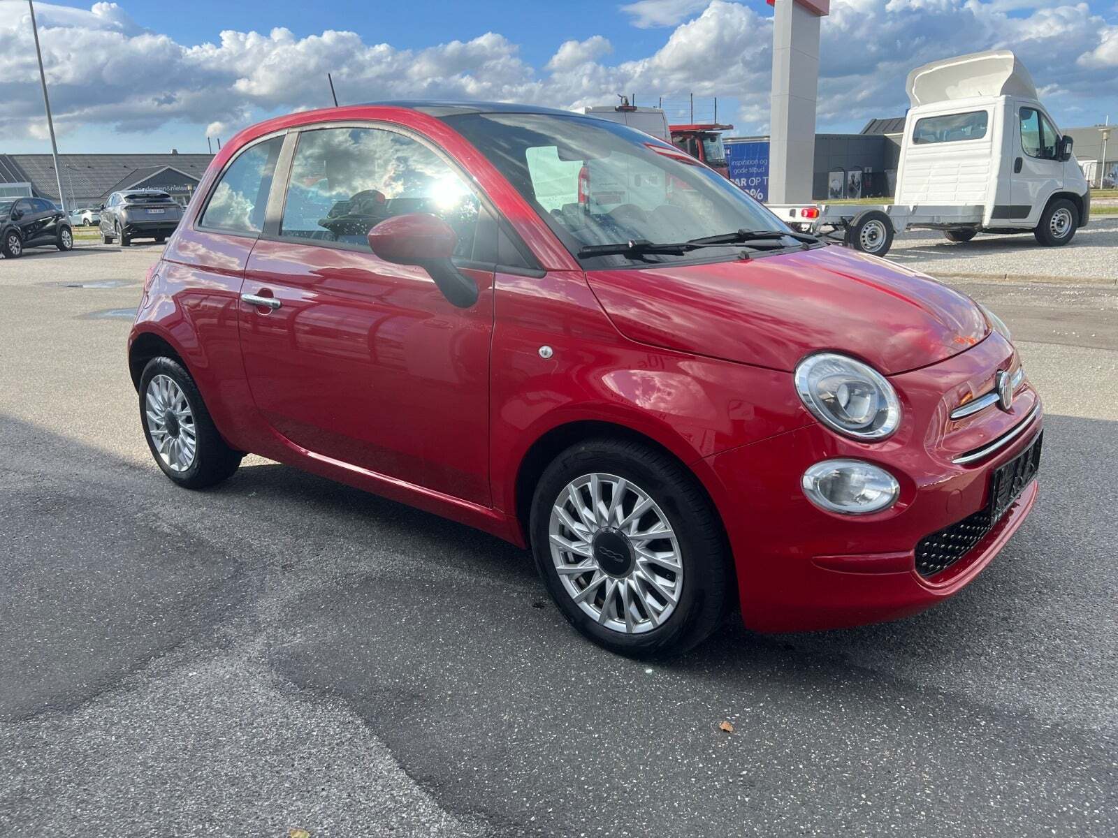 Rød Fiat 500 fra 2021