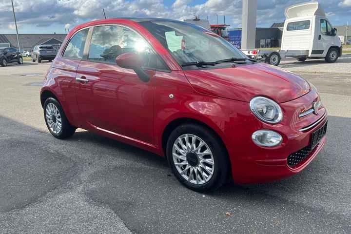 Rød Fiat 500 fra 2021