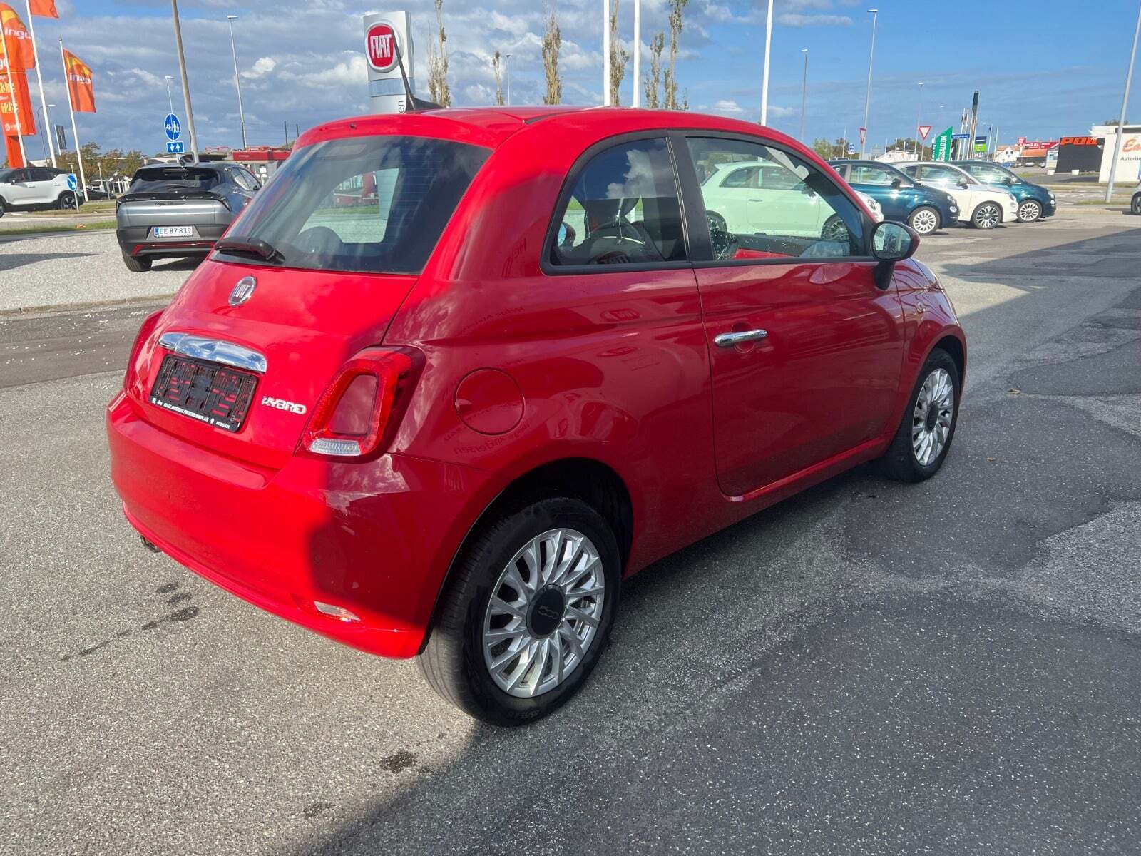 Rød Fiat 500 fra 2021