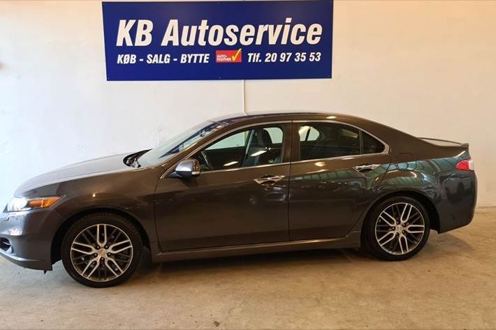 Grå Honda Accord fra 2010