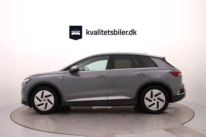 Grå Audi Q4 fra 2023