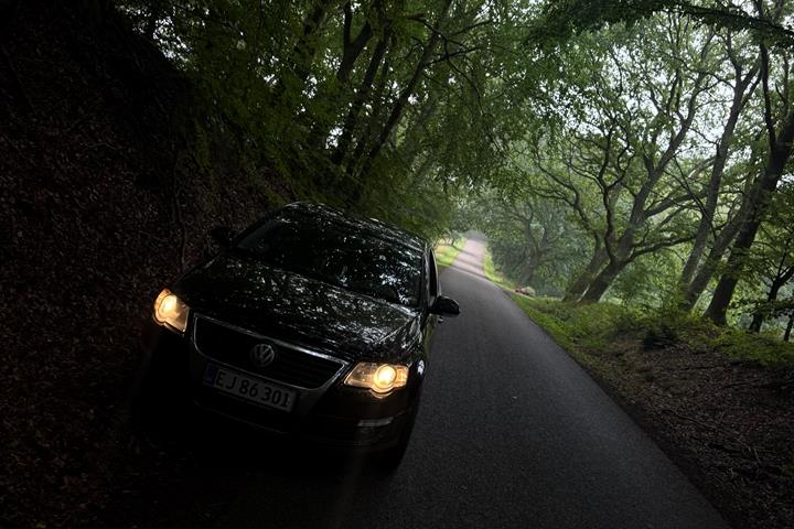 Sort VW Passat fra 2006