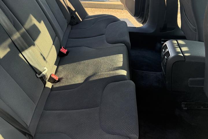 Sort VW Passat fra 2006