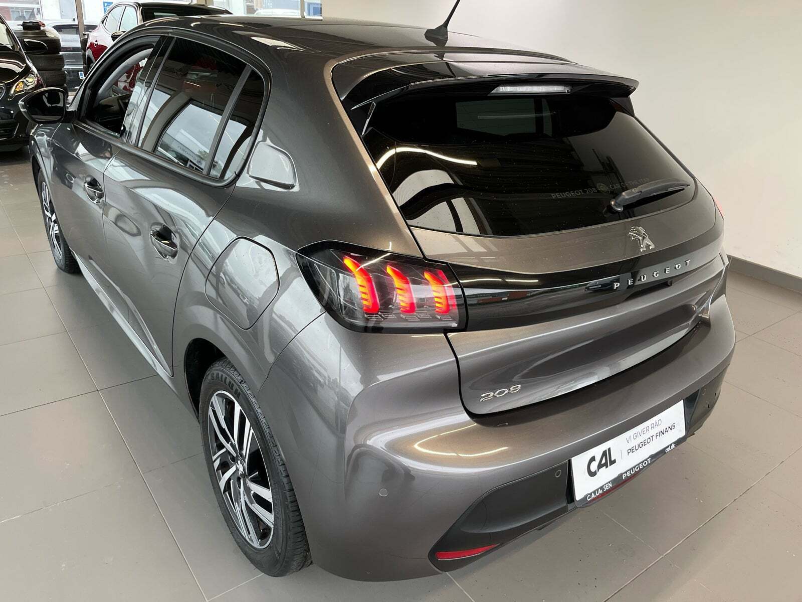 Peugeot 208 1,2 PureTech 100 Allure Sky