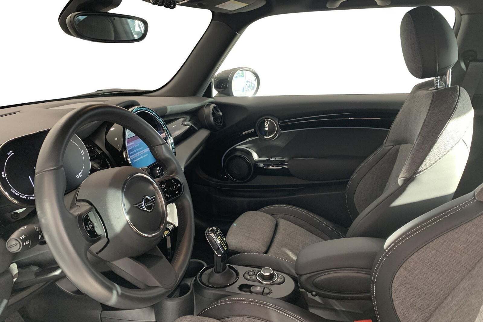 Mini Cooper SE Classic Trim