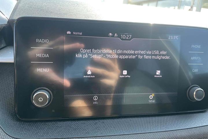 Grå Skoda Fabia fra 2023