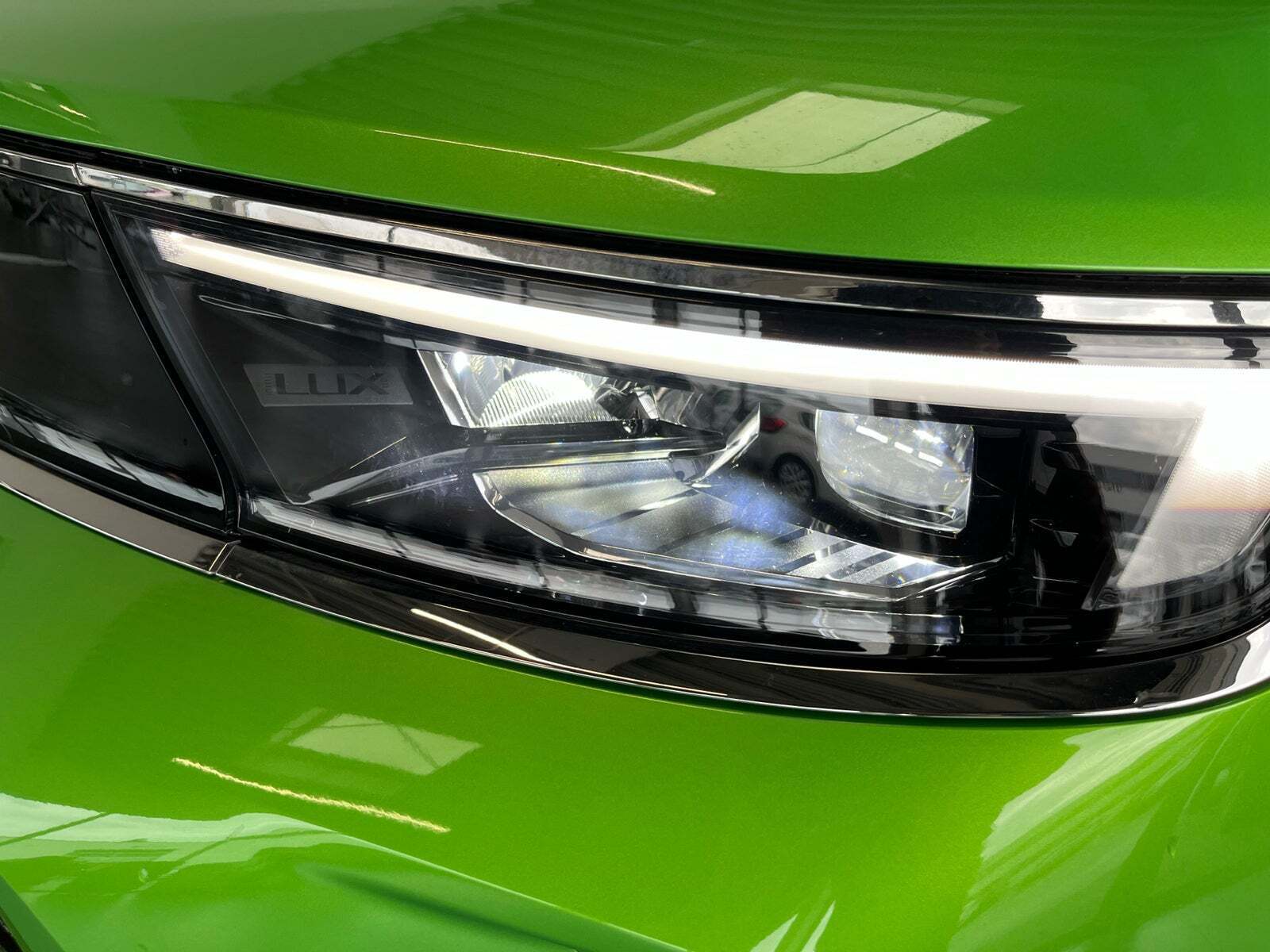 Grøn Opel Mokka-e fra 2023