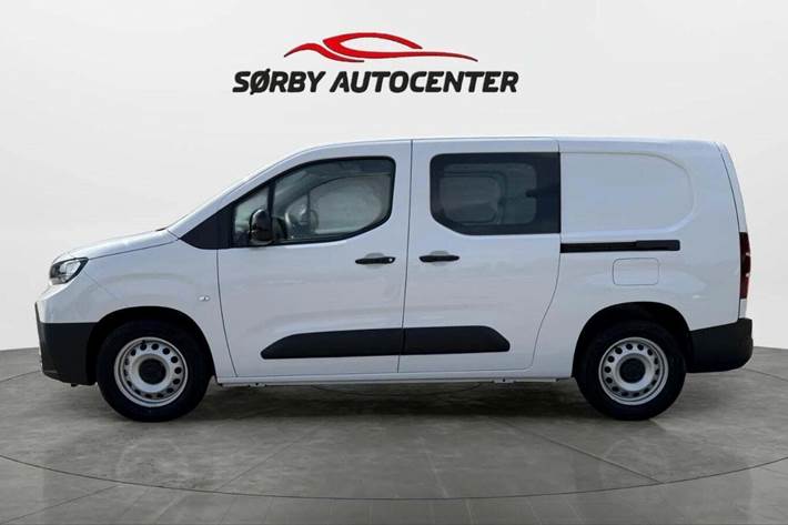 Hvid Toyota ProAce City fra 2025
