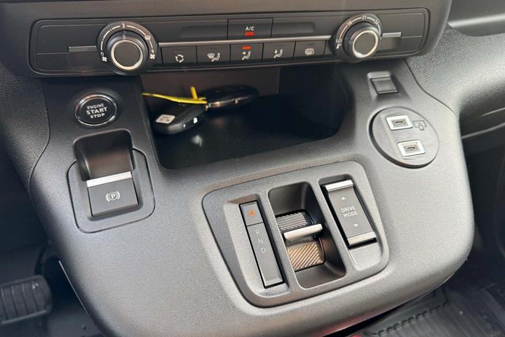 Hvid Toyota ProAce City fra 2025