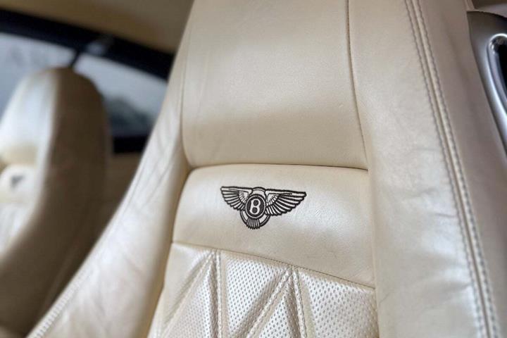 undefined Bentley Continental GT fra 2006 set indefra