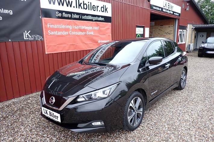 Sort Nissan Leaf fra 2019 set udefra