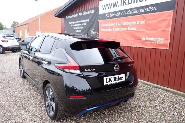 Sort Nissan Leaf fra 2019