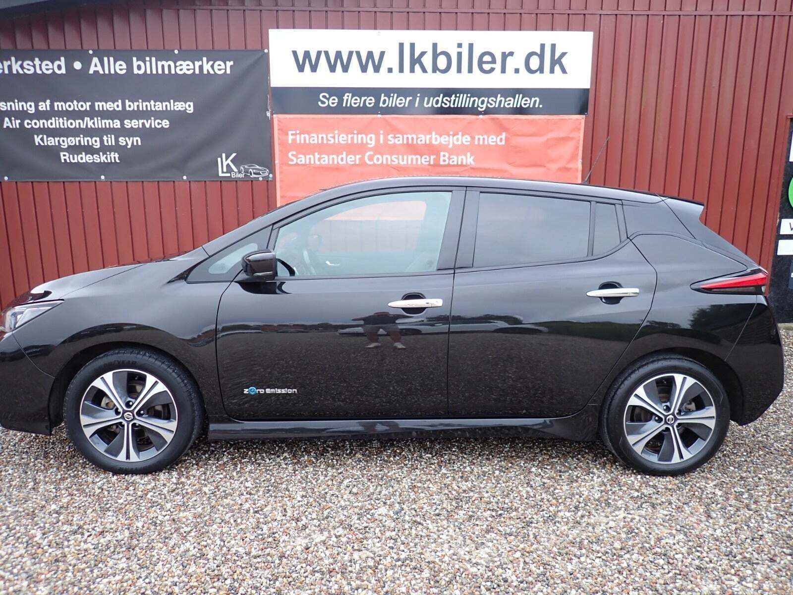 Sort Nissan Leaf fra 2019