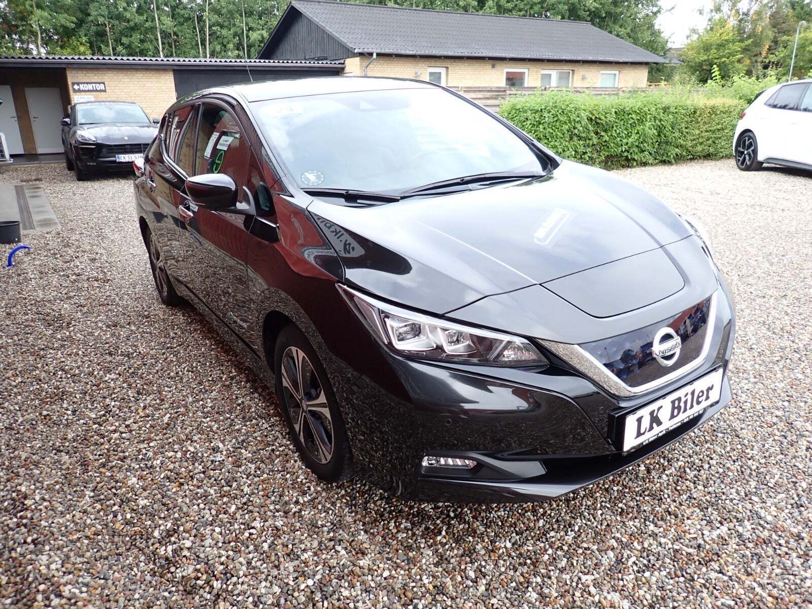 Sort Nissan Leaf fra 2019