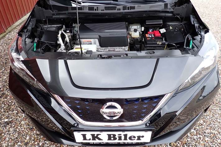 Sort Nissan Leaf fra 2019