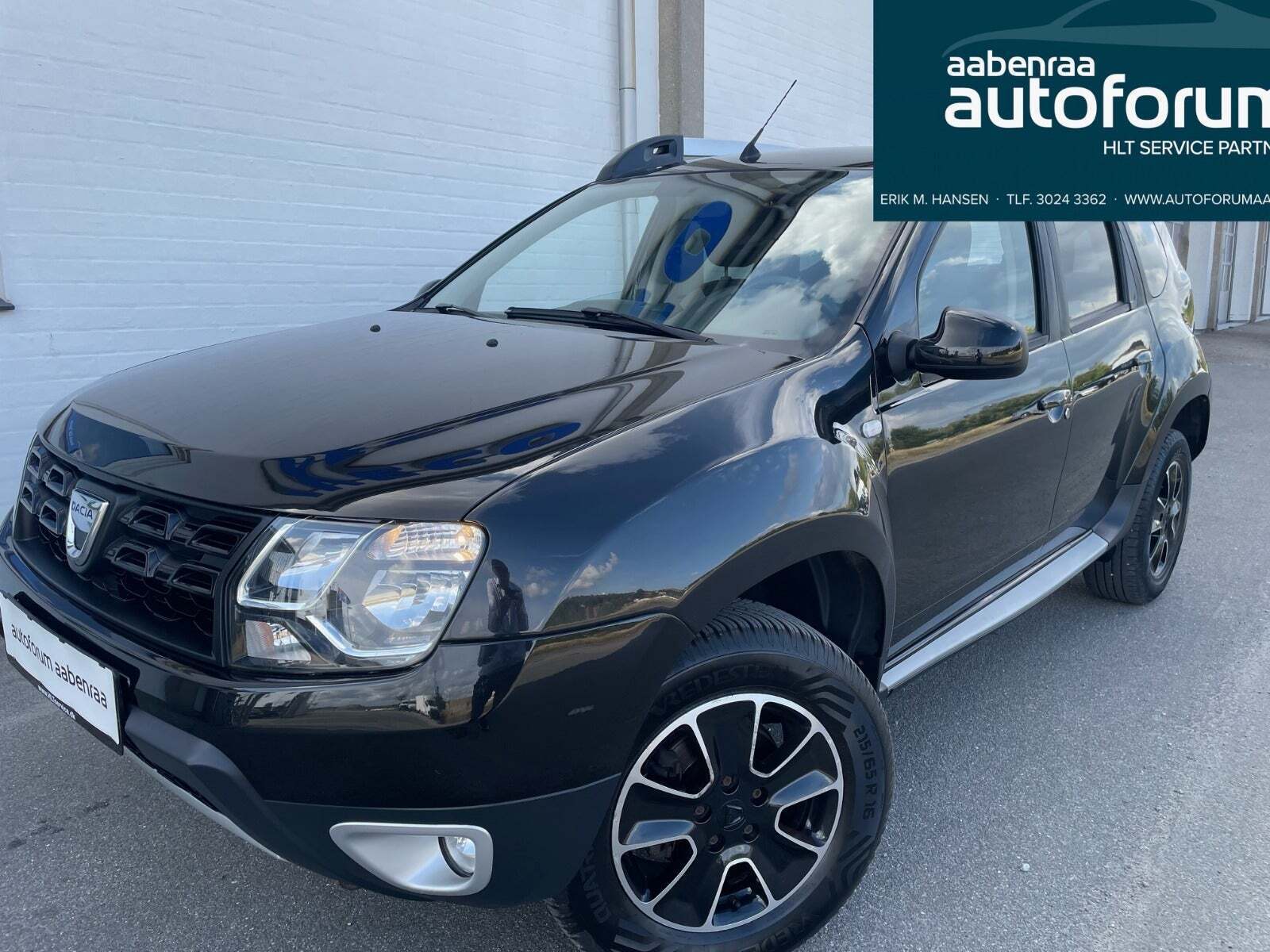 Sort Dacia Duster fra 2017 set udefra