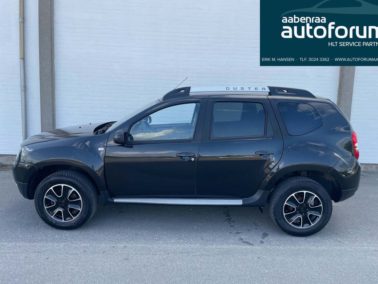 Sort Dacia Duster fra 2017