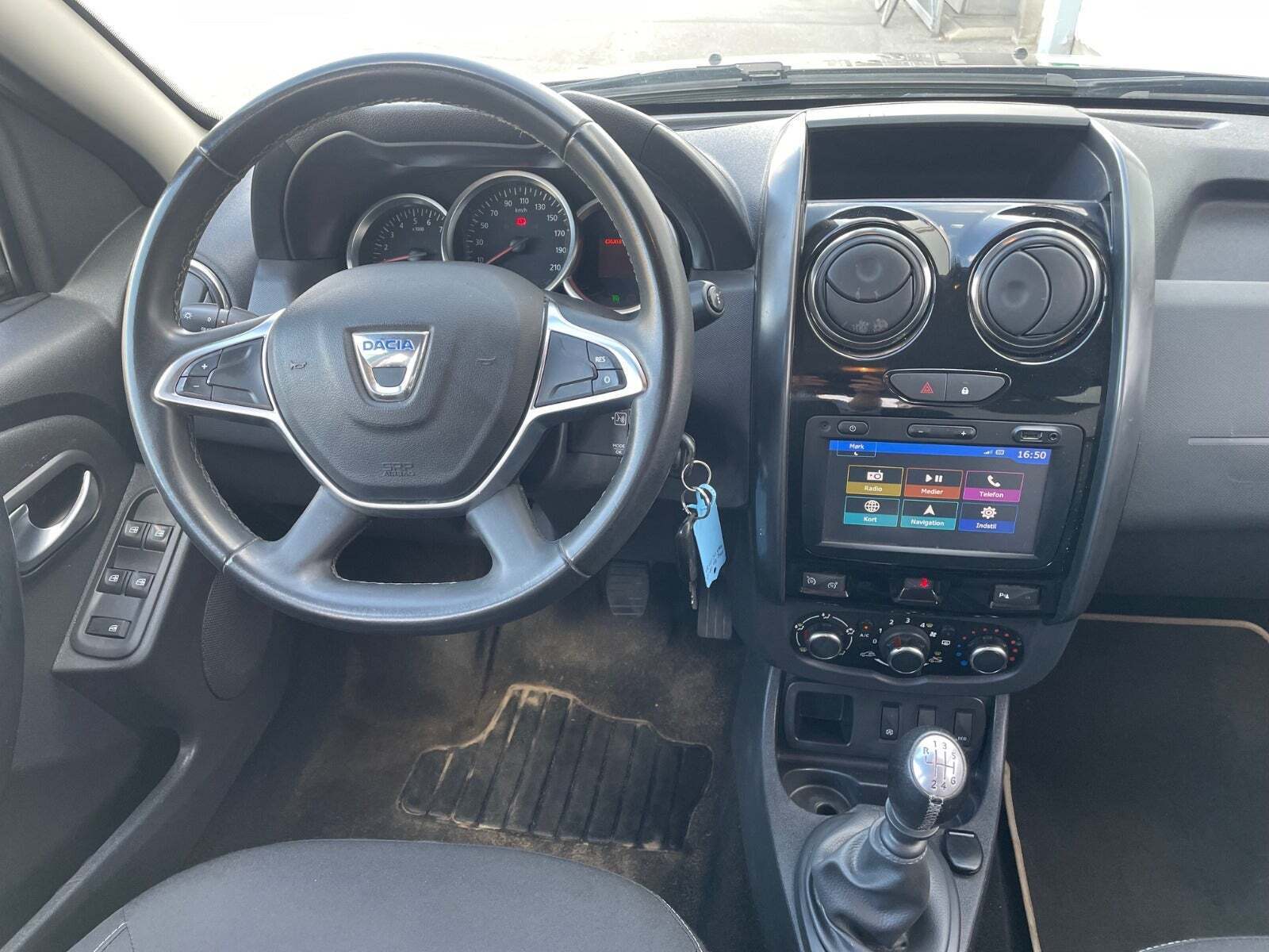 Sort Dacia Duster fra 2017