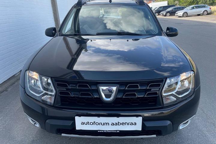 Sort Dacia Duster fra 2017