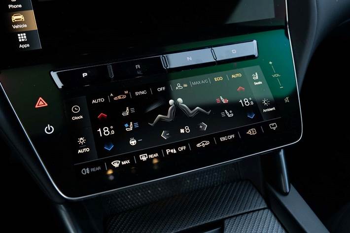 Sort Maserati Granturismo fra 2025