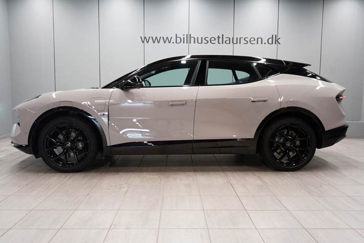 Grå Lotus Eletre fra 2023