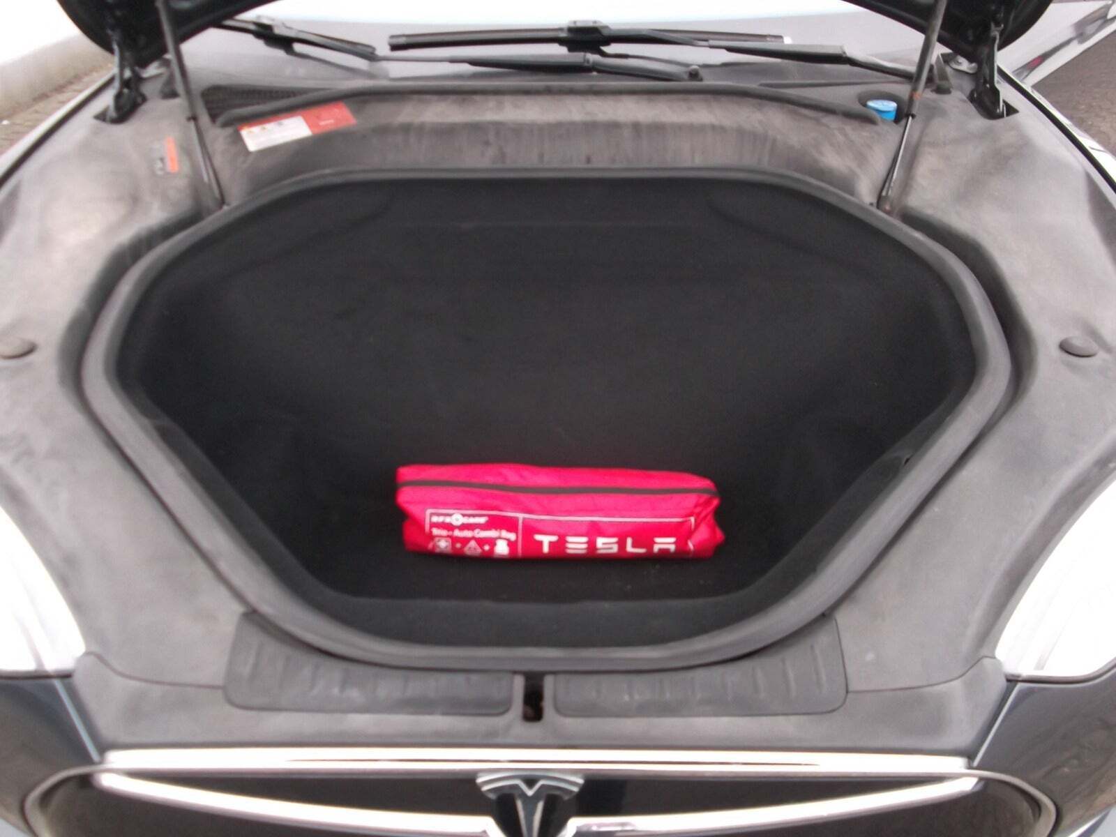 Grå Tesla Model S fra 2015