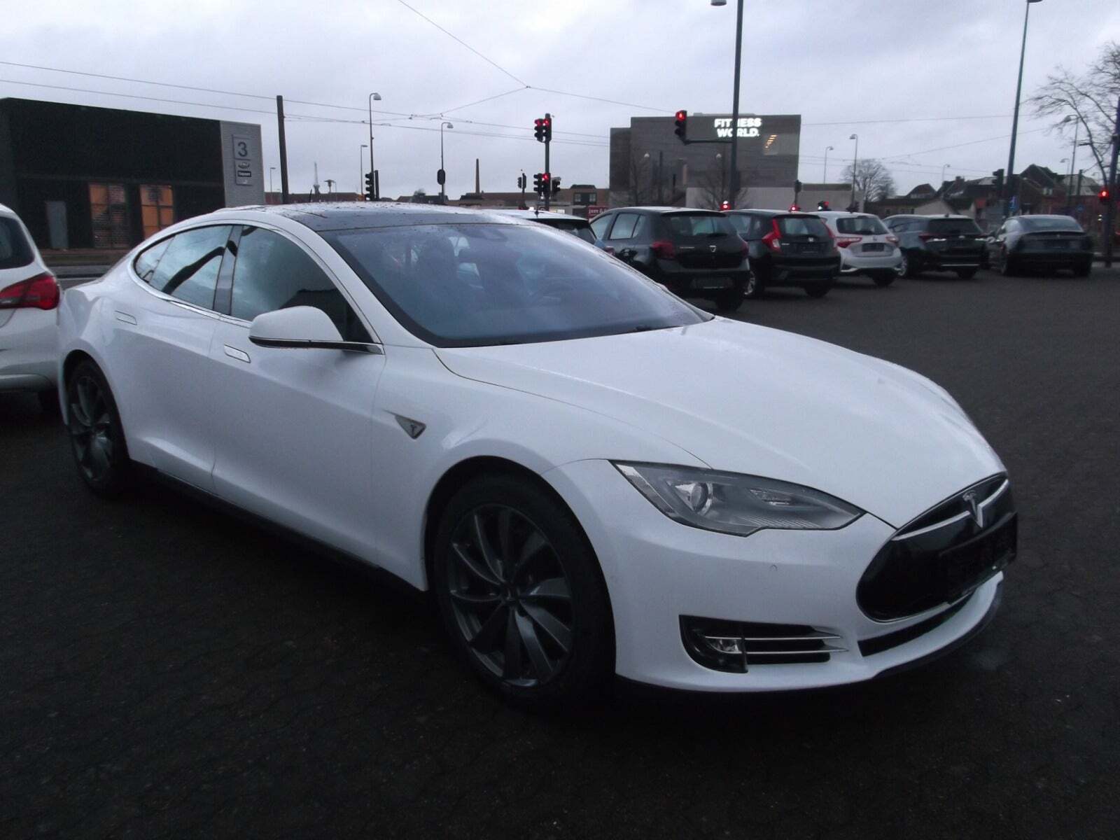 Tesla Model S 70D