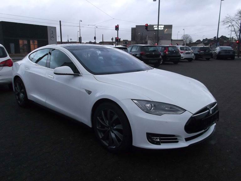 Tesla Model S 70D