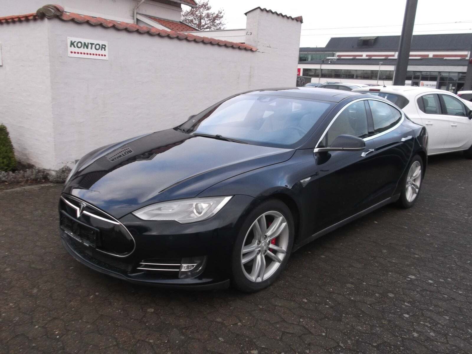 Tesla Model S P85D