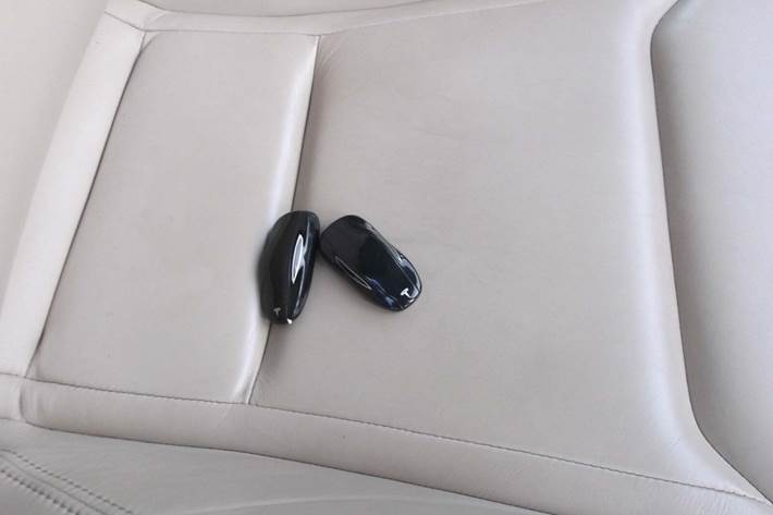 Blå Tesla Model S fra 2015