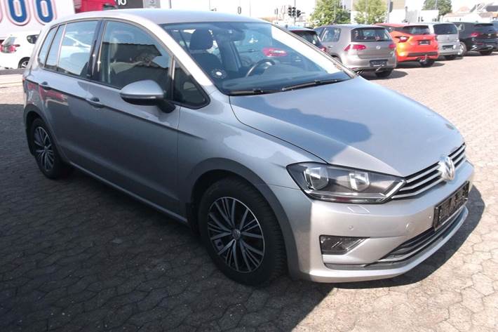 Grå VW Golf Sportsvan fra 2017