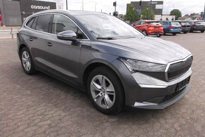 Grå Skoda Enyaq fra 2023