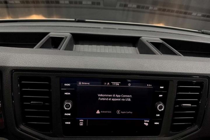 Hvid VW Crafter 35 fra 2024