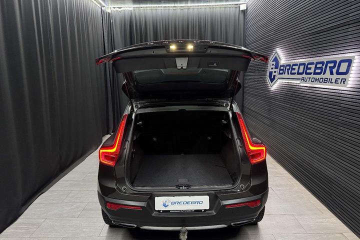 Grå Volvo XC40 fra 2019