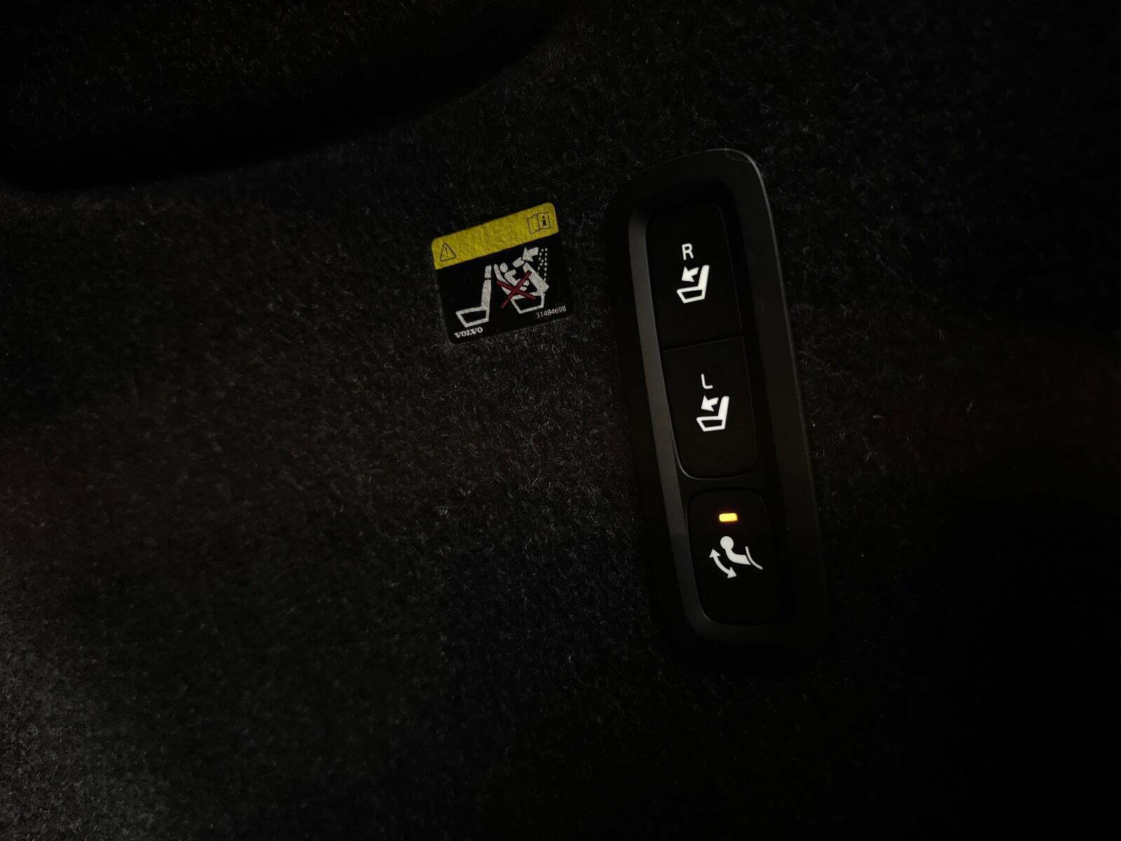 Grå Volvo XC40 fra 2019