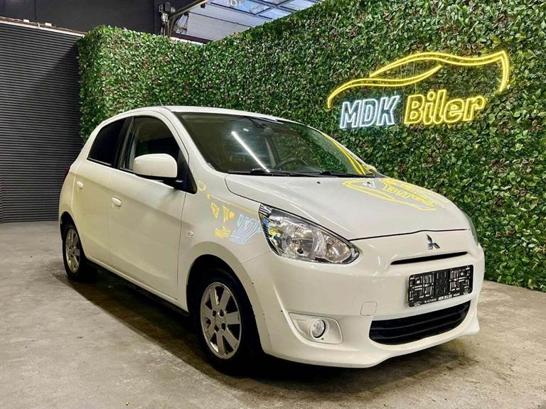 Mitsubishi Space Star 1,2 Black & White