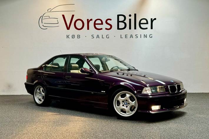Lilla BMW M3 fra 1995 set udefra