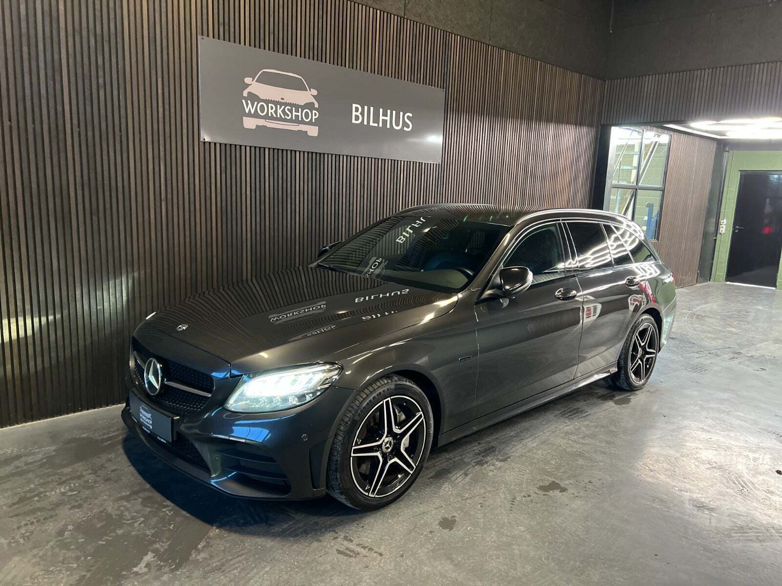 Mercedes C300 de 2,0 AMG Line Night Edition stc. aut.