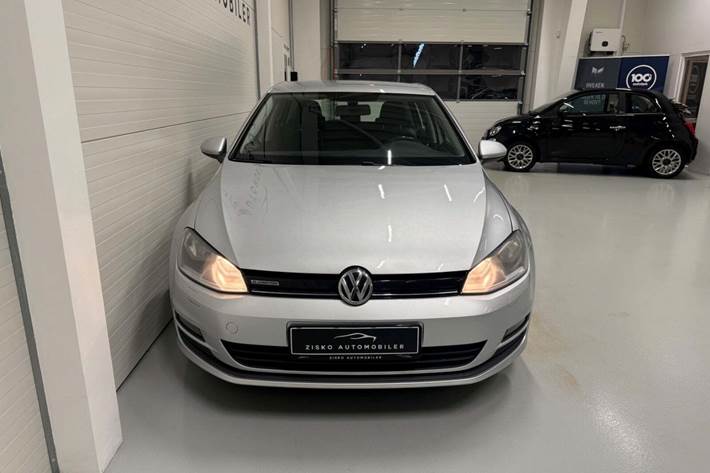 Sølv VW Golf VII fra 2014