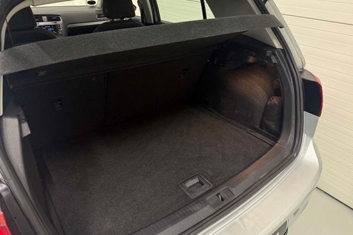 Sølv VW Golf VII fra 2014