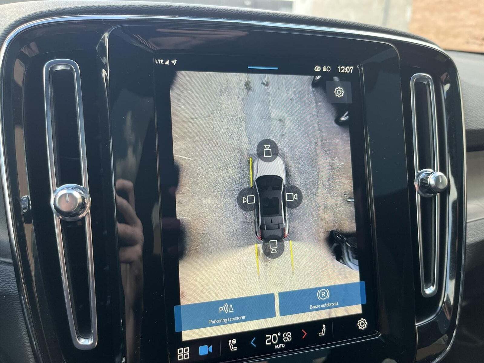 Hvid Volvo C40 fra 2024